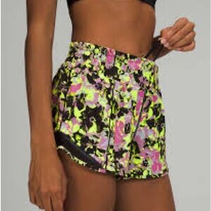 Lululemon Hotty Hot High-rise 2.5” inflected highlight Yellow Multi/ Black RARE